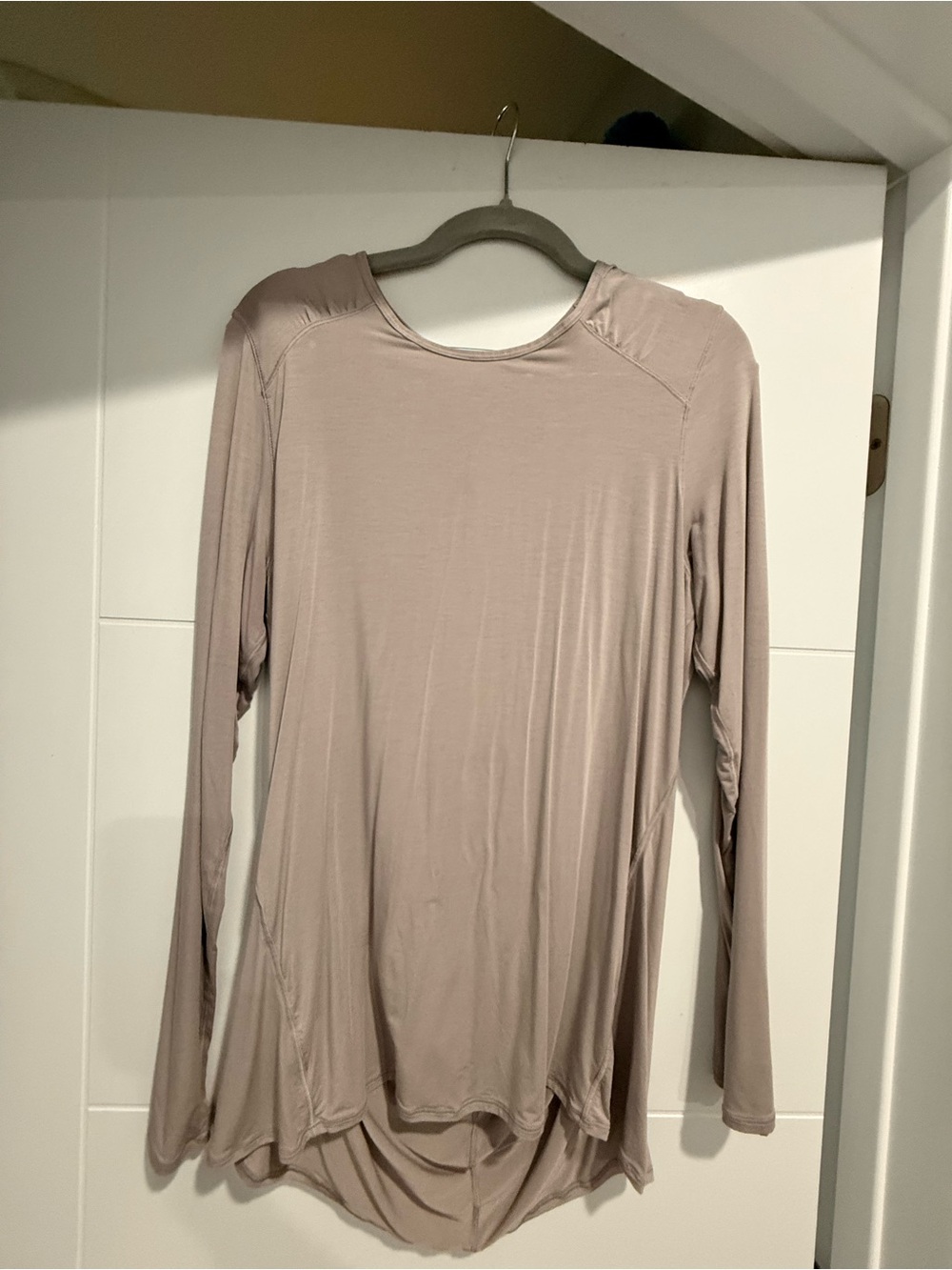 lululemon athletica Women's Long Sleeve Scoop Neck Top - Light Taupe